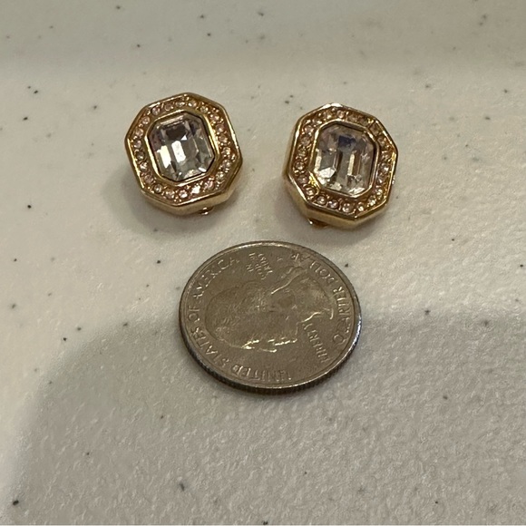 Vintage Swarovski Earrings clip-ons, signed S.A.L., gold tone w/ clear crystals - Picture 9 of 11
